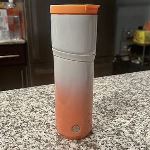 NEW ! Starbucks Hot /Cold Cup Vacuum Insulated.